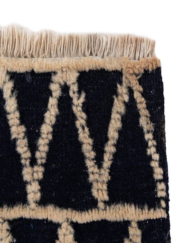 Detail image of  6' 3 x 8' 9  Hand Knotted Darya Wool Rug