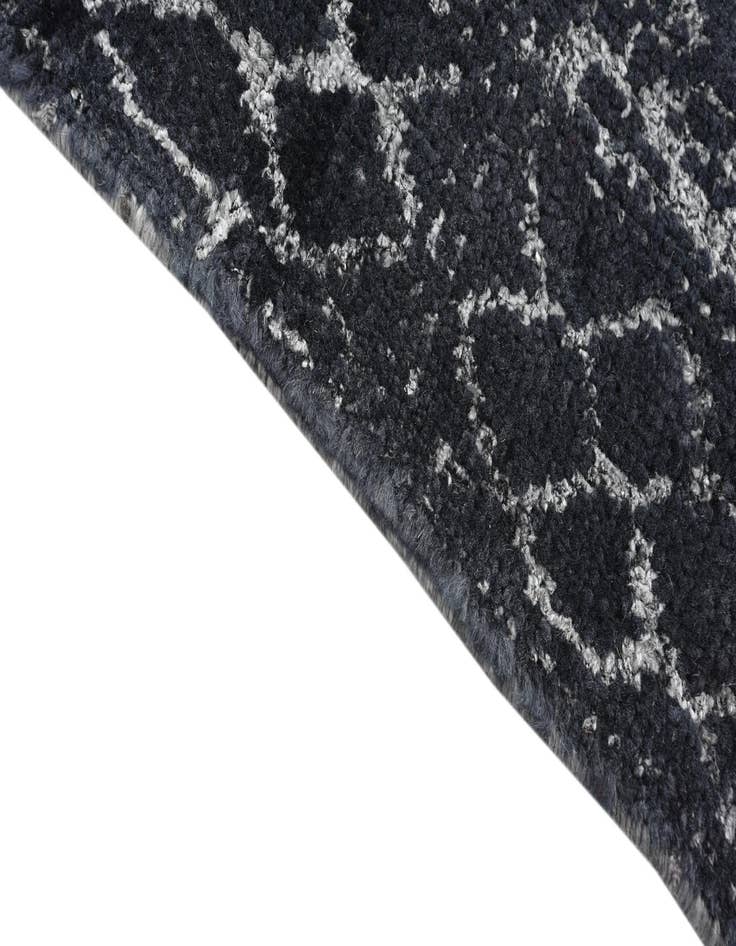 Detail image of  6' x 9'  Hand Knotted Darya Rug