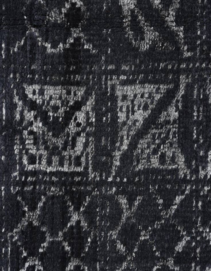 Detail image of  6' x 9'  Hand Knotted Darya Rug