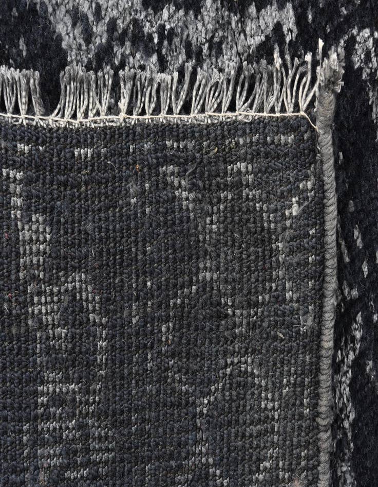 Detail image of  6' x 9'  Hand Knotted Darya Rug