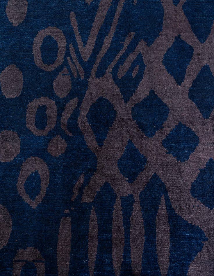 Detail image of  9' 6 x 12' 3  Hand Knotted Darya Wool Rug