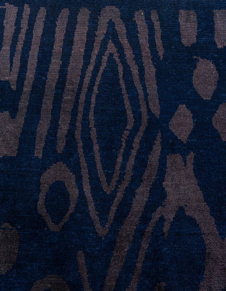Detail image of  9' 6 x 12' 3  Hand Knotted Darya Wool Rug