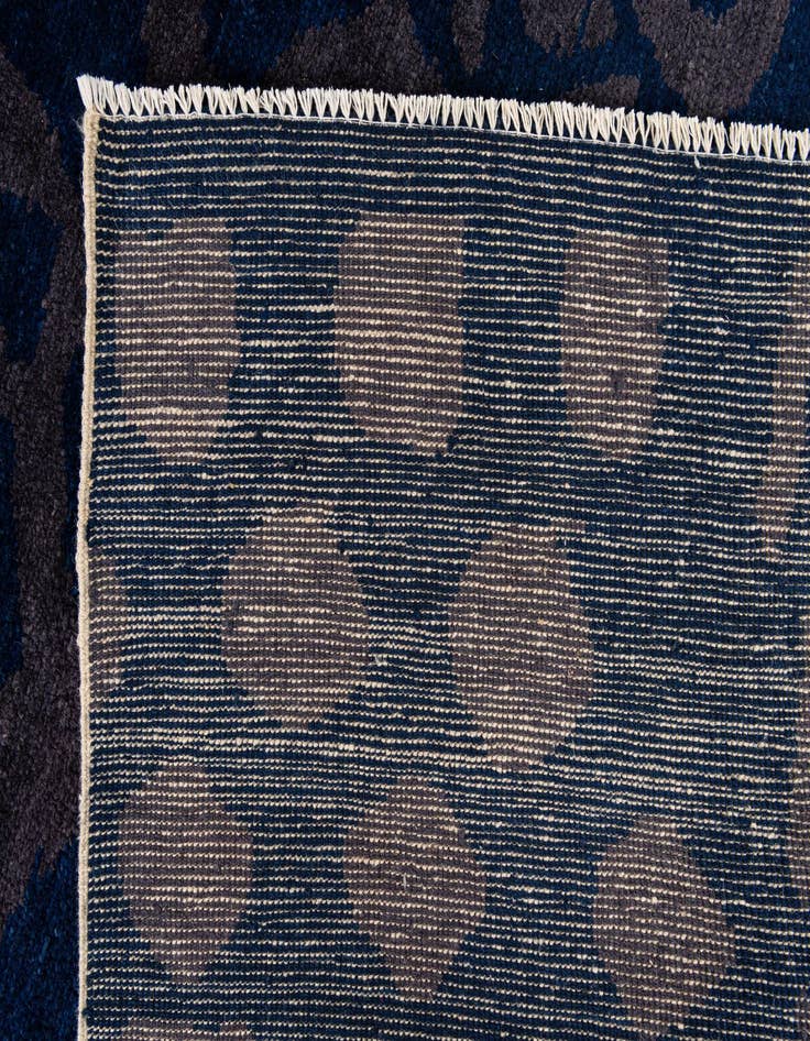 Detail image of  9' 6 x 12' 3  Hand Knotted Darya Wool Rug