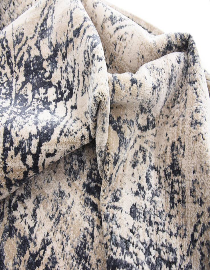 Detail image of  5' x 8' Eliza Rug