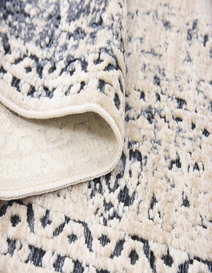 Detail image of  5' x 8' Eliza Rug