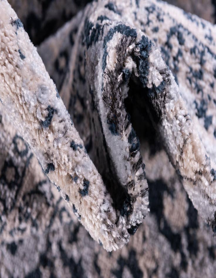 Detail image of  7' 10 x 11' Estate Rug