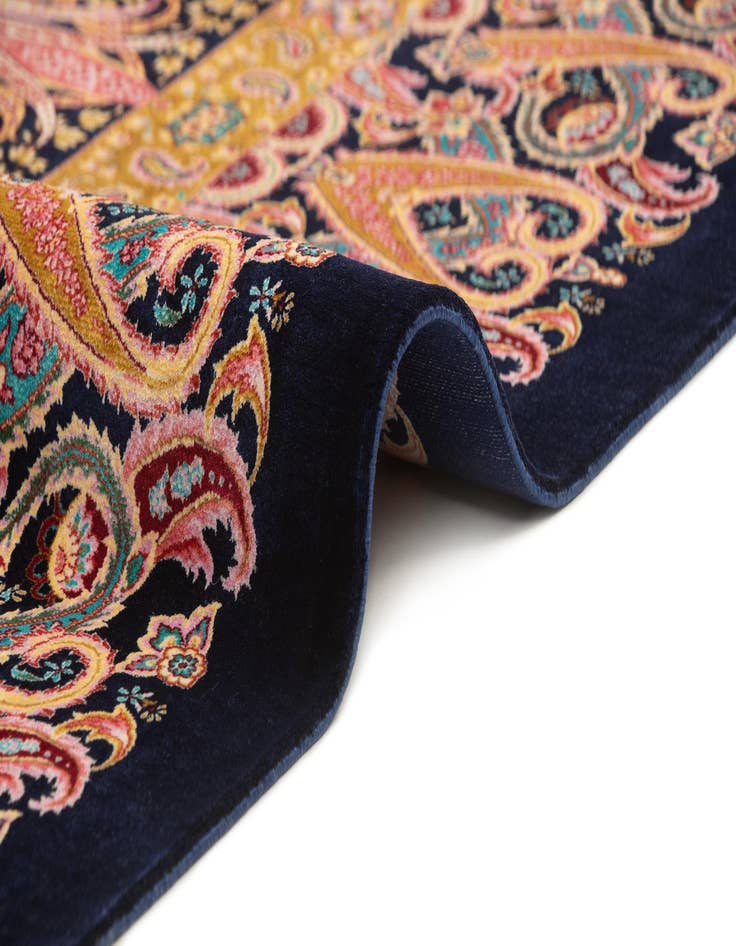 Detail image of  6' 7 x 9' 10 Ghom Design Rug