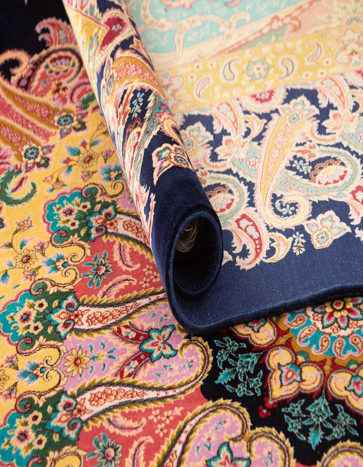 Detail image of  6' 7 x 9' 10 Ghom Design Rug