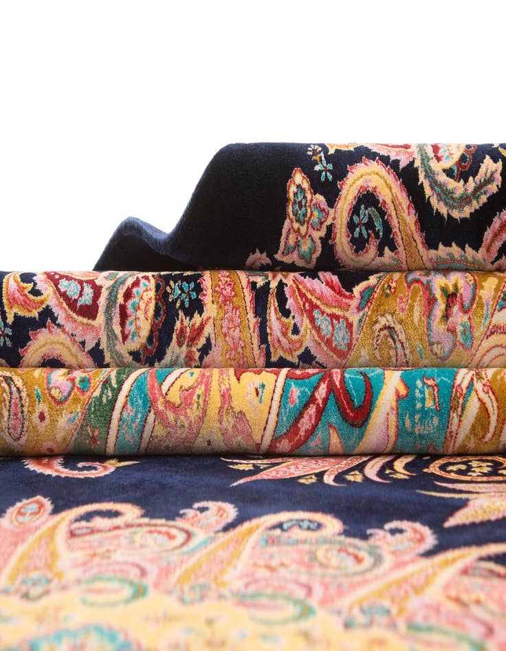 Detail image of  6' 7 x 9' 10 Ghom Design Rug