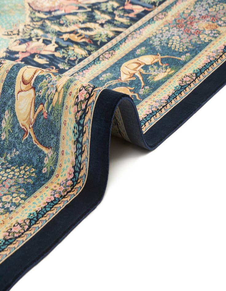 Detail image of  6' 6 x 9' 8 Ghom Design Rug