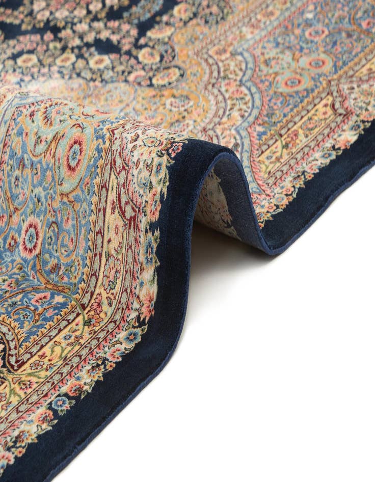 Detail image of  6' 6 x 9' 7 Ghom Design Rug