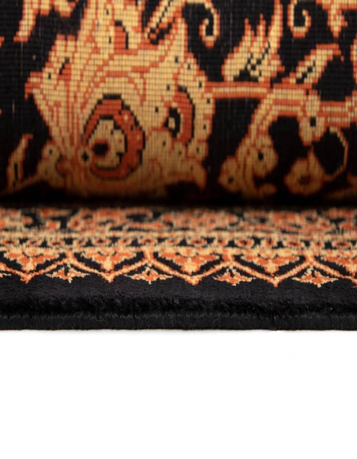 Detail image of  4' 11 x 7' 9 Ghom Rug