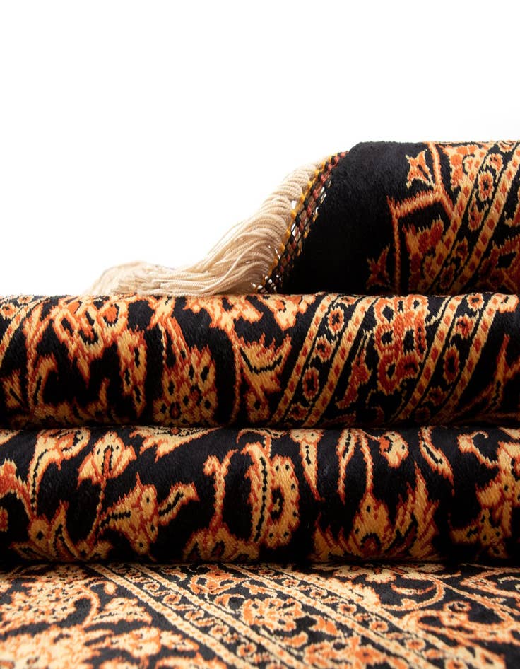 Detail image of  4' 11 x 7' 9 Ghom Rug