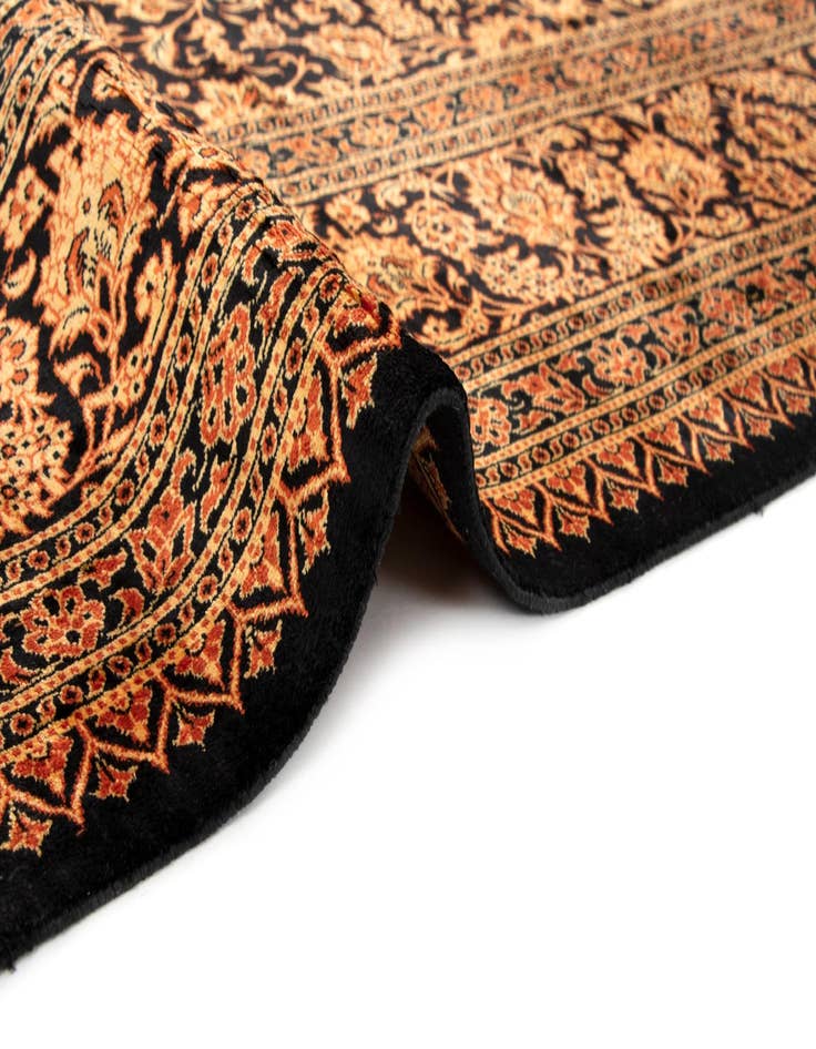 Detail image of  4' 11 x 7' 9 Ghom Rug