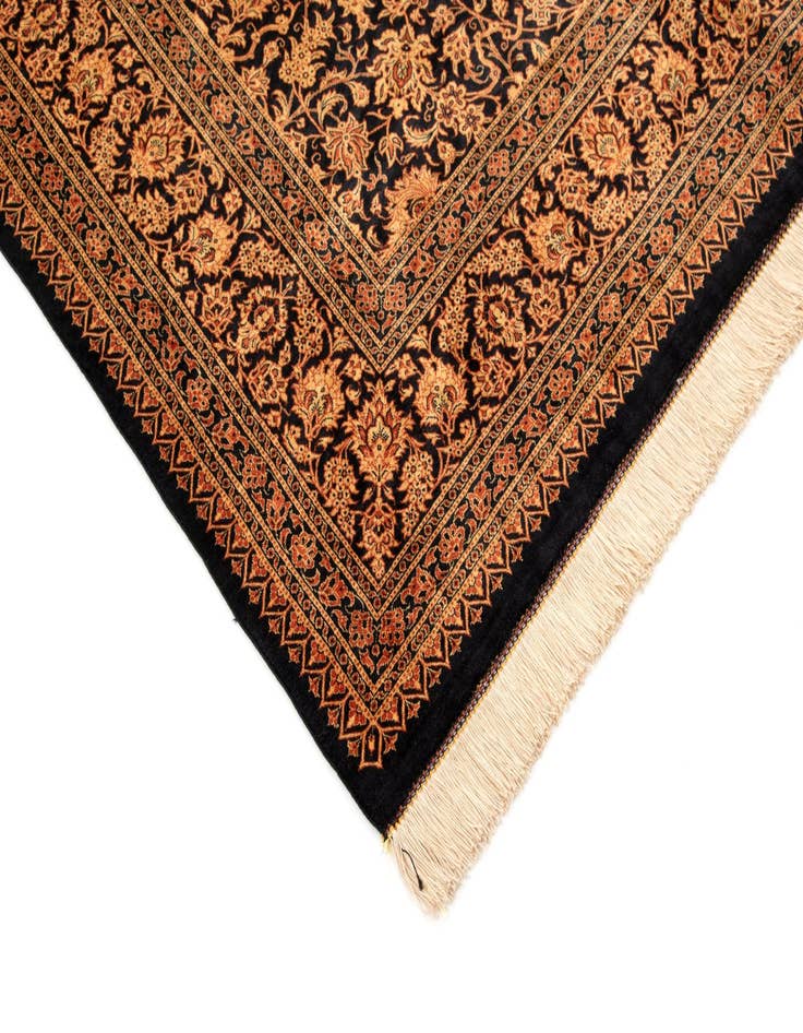 Detail image of  4' 11 x 7' 9 Ghom Rug