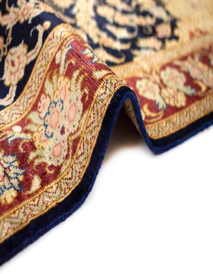 Detail image of  2' 7 x 4' Ghom Silk Rug