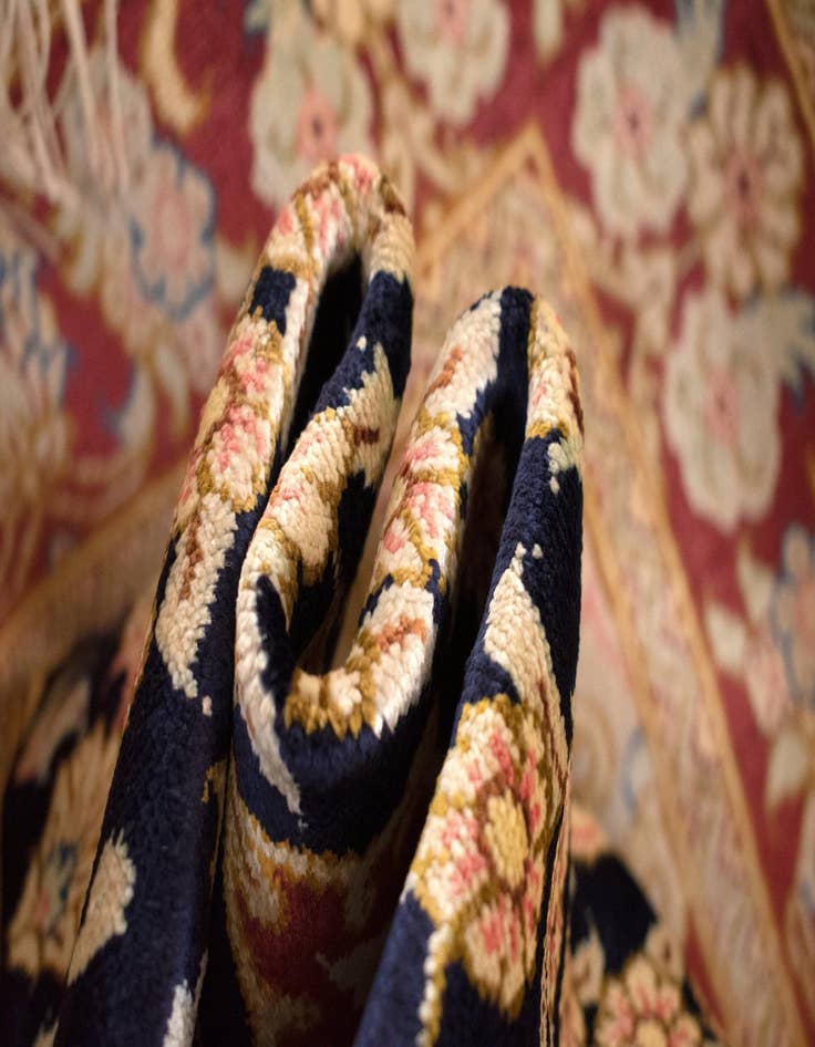 Detail image of  2' 7 x 4' Ghom Silk Rug