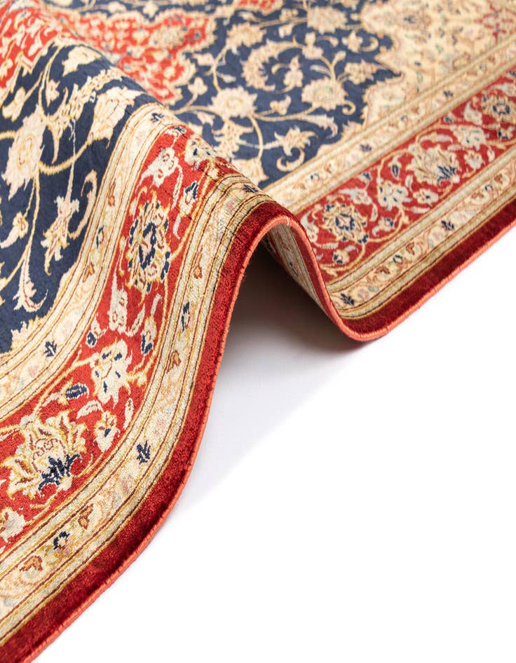 Detail image of  2' 7 x 4' Ghom Silk Rug