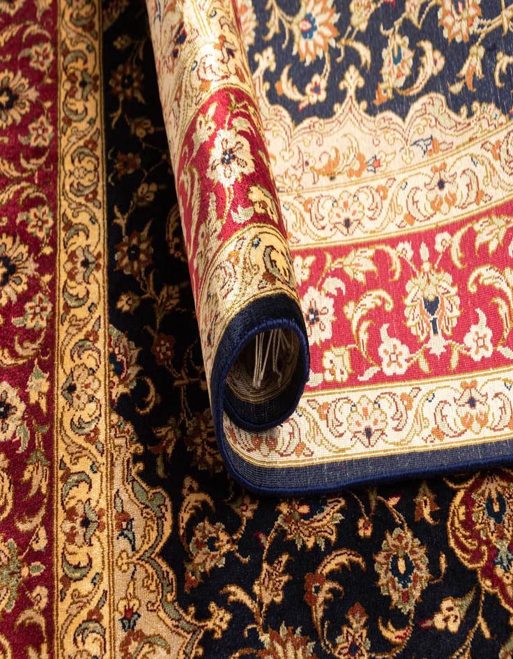 Detail image of  2' 7 x 4' Ghom Silk Rug