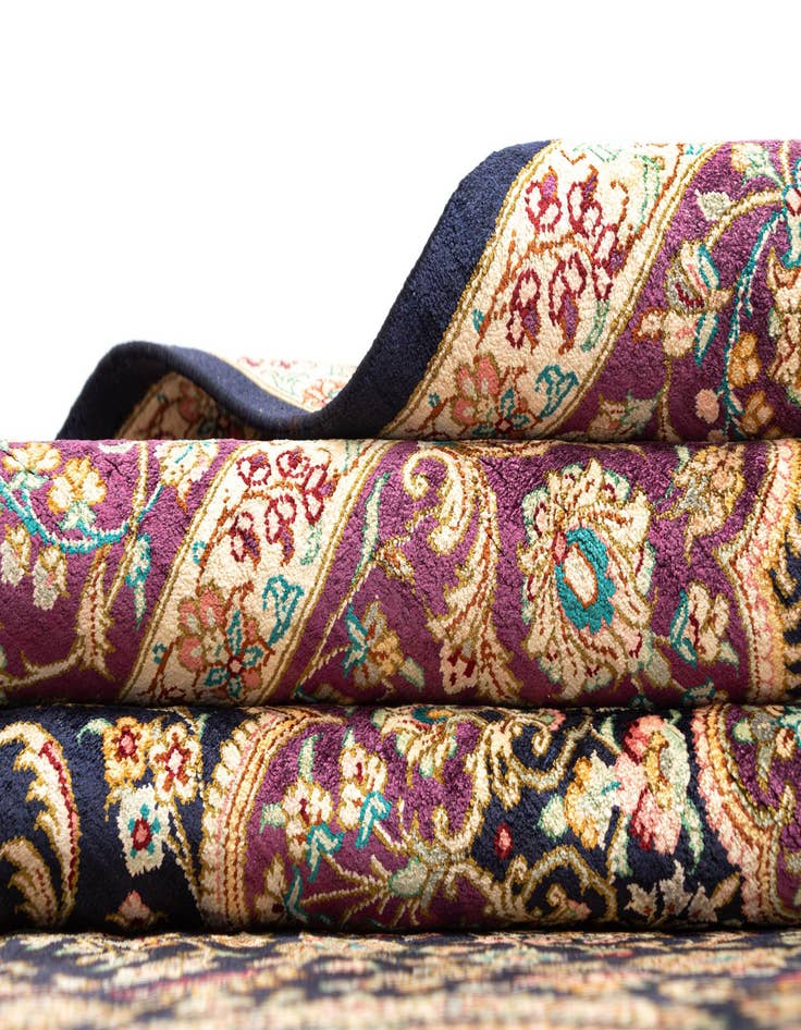 Detail image of  4' 4 x 6' 6 Ghom Silk Rug