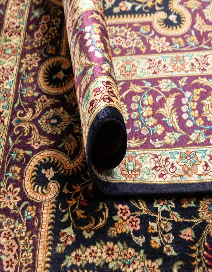 Detail image of  4' 4 x 6' 6 Ghom Silk Rug