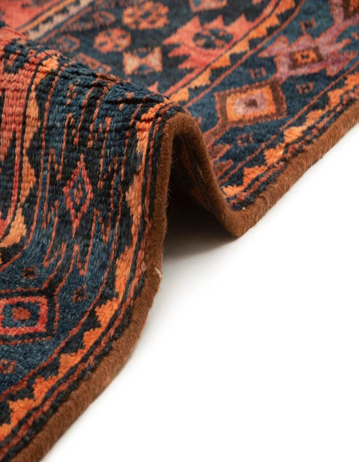 Detail image of  5' 1 x 10' 2 Lori Rug