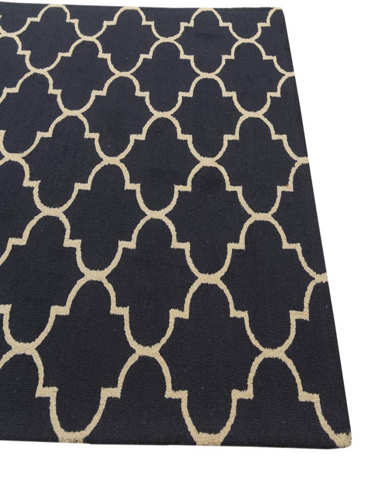 Detail image of  5' 1 x 8' Luna Wool Rug