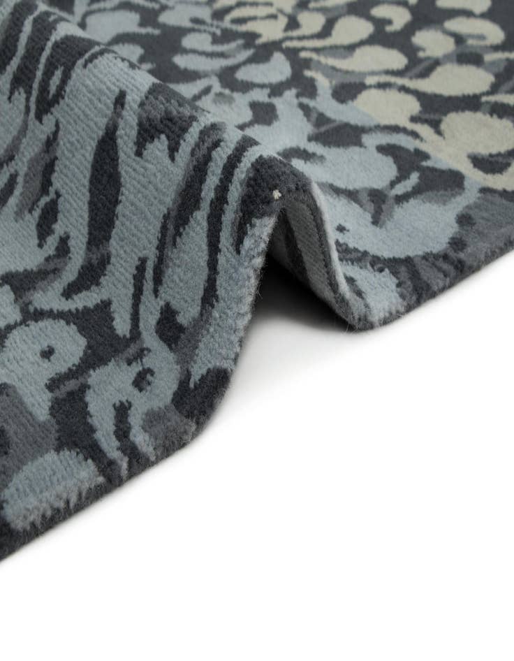 Detail image of  7' 5 x 10'  Hand Knotted Modern Himalaya Wool Rug