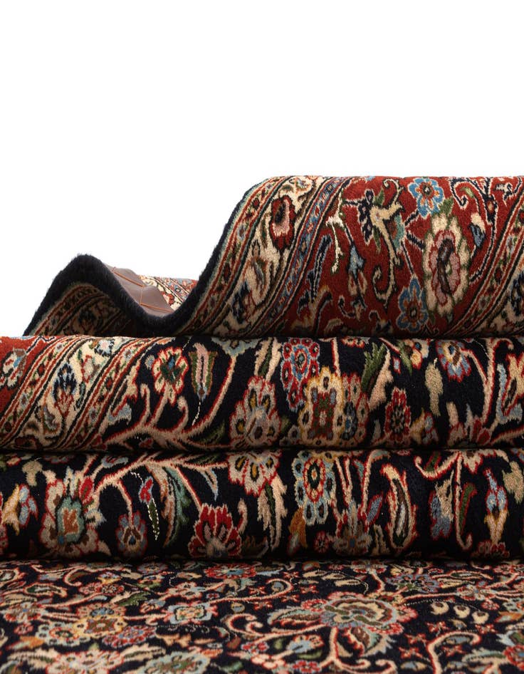 Detail image of  6' 5 x 8' 11 Mood Wool Rug