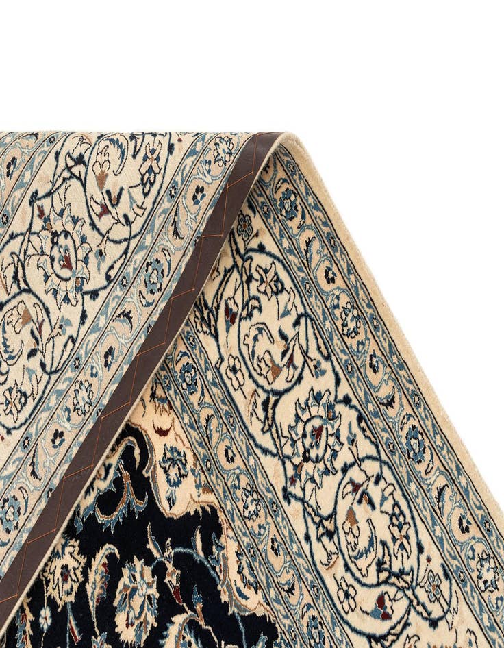 Detail image of  6' 6 x 9' 6  Hand Knotted Nain Rug