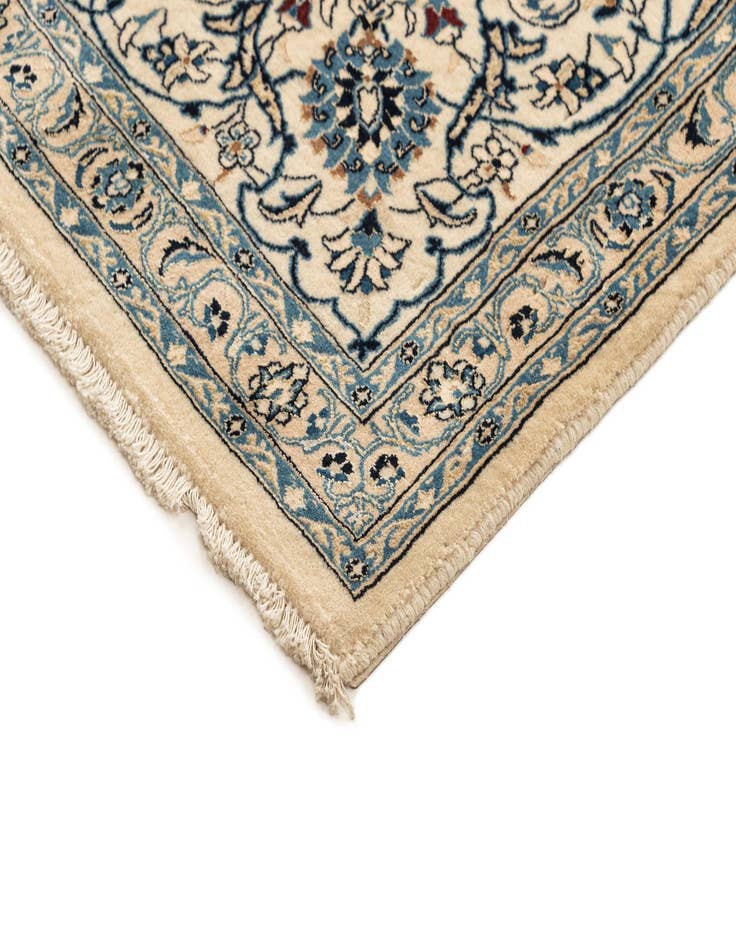 Detail image of  6' 6 x 9' 6  Hand Knotted Nain Rug