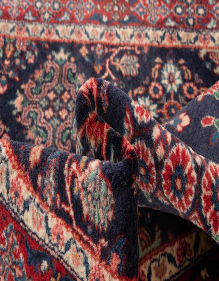 Detail image of  3' 5 x 5'  Hand Knotted Sarough Persian Wool Rug