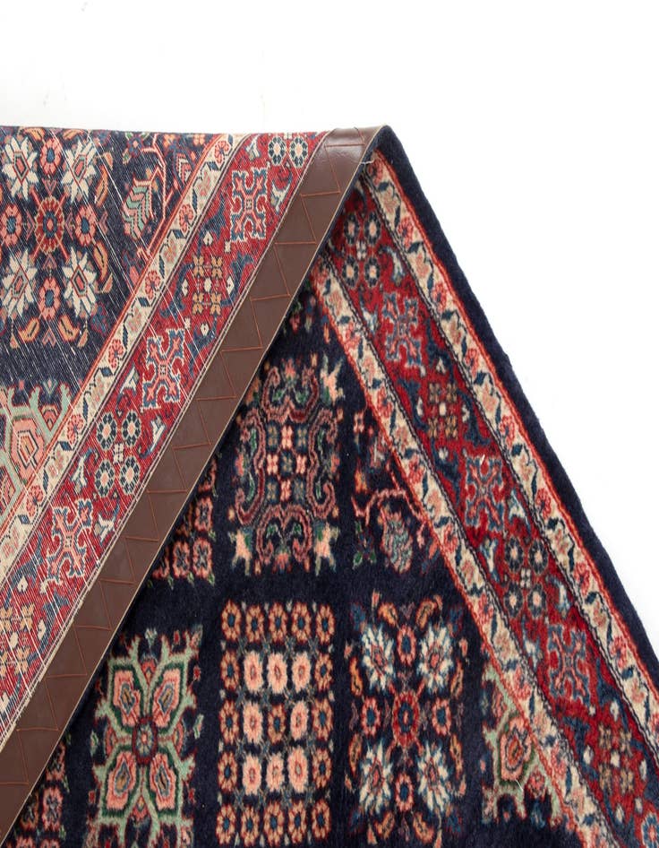 Detail image of  3' 5 x 5'  Hand Knotted Sarough Persian Wool Rug