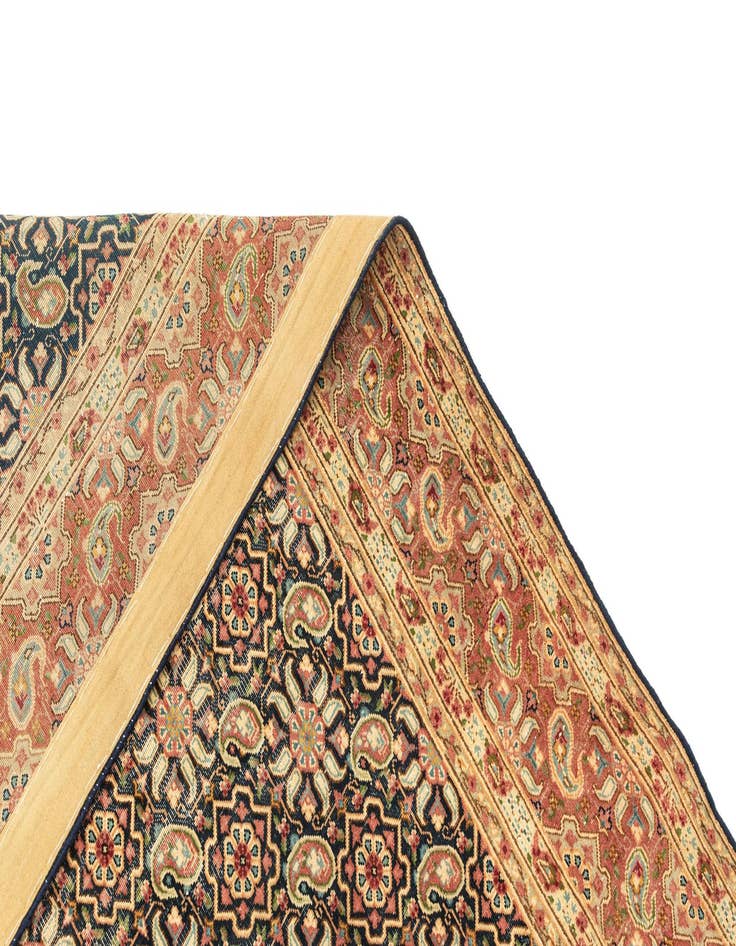 Detail image of  5' 1 x 8' Vintage Royal Rug