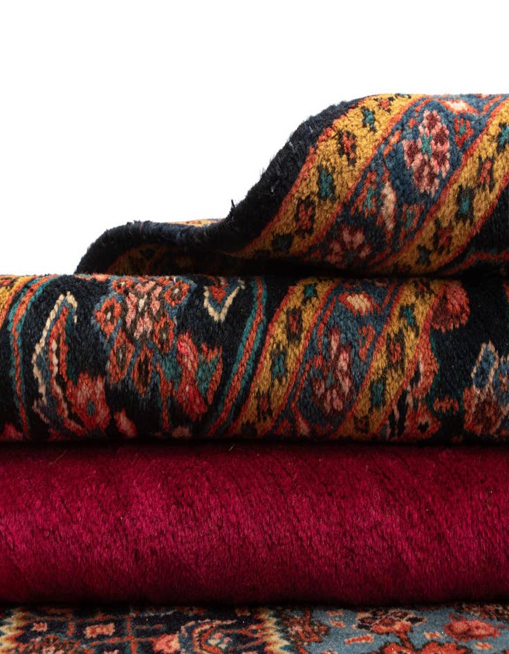 Detail image of  7' 5 x 10' 7 Viss Wool Rug