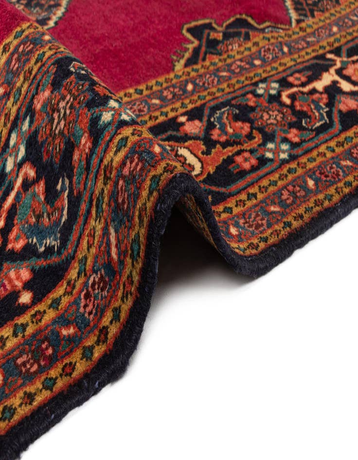 Detail image of  7' 5 x 10' 7 Viss Wool Rug