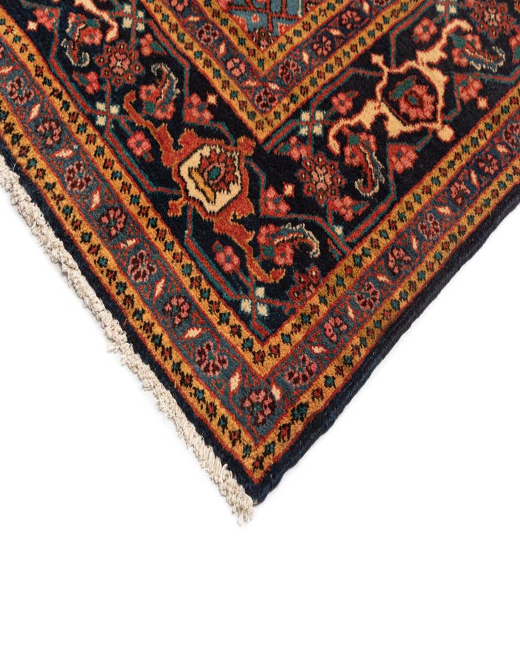 Detail image of  7' 5 x 10' 7 Viss Wool Rug