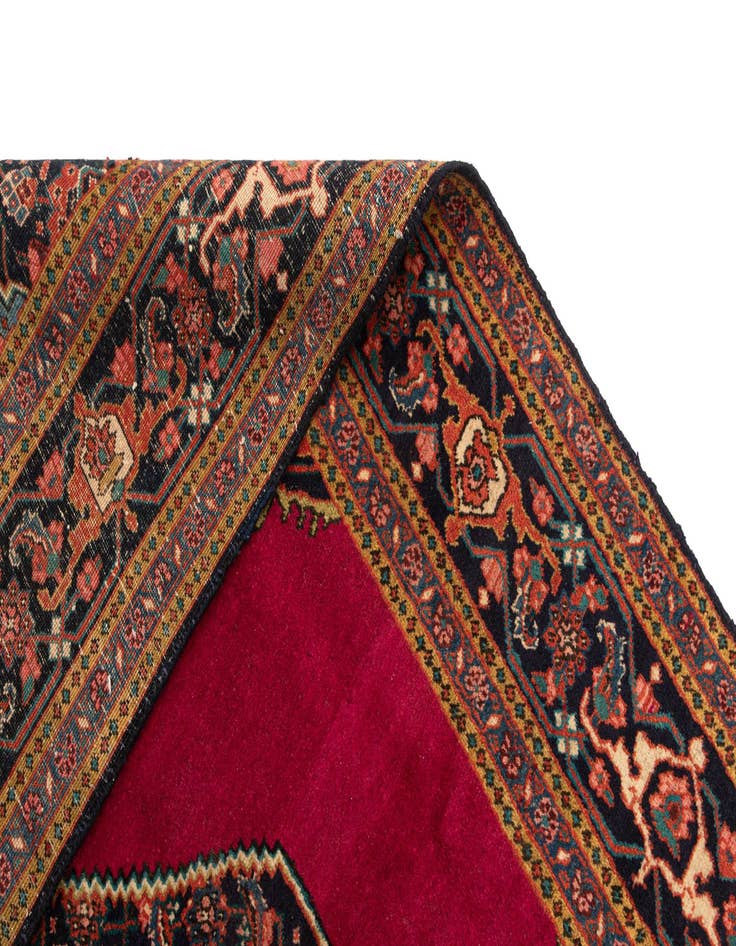 Detail image of  7' 5 x 10' 7 Viss Wool Rug