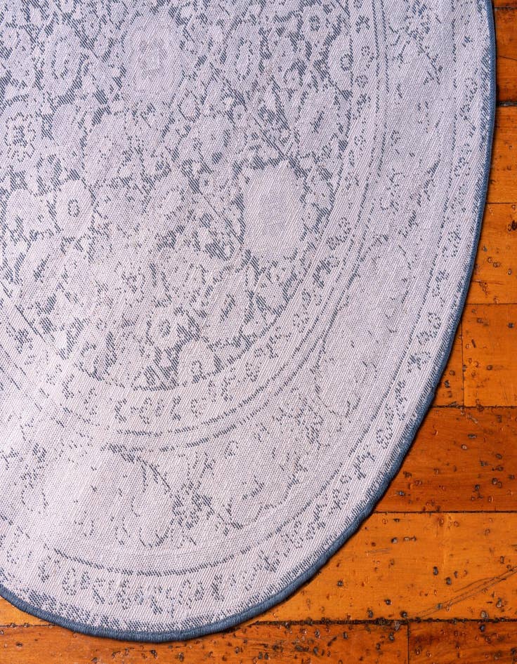 Detail image of  3' 3 x 3' 3 Estate Round Rug