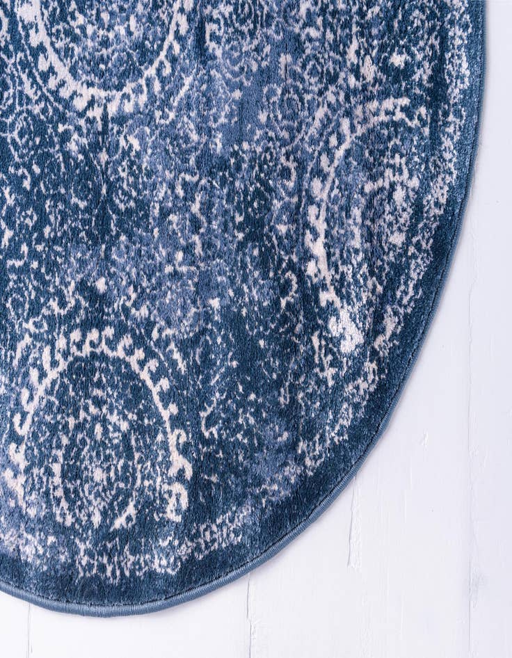 Detail image of 3' 3 x 3' 3 Estate Round Rug