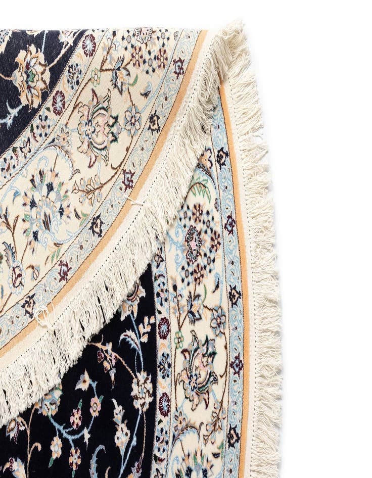Detail image of  6' 8 x 6' 8 Nain Round Rug