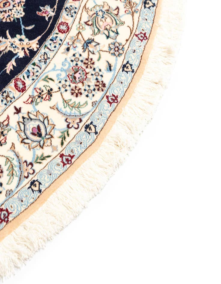 Detail image of  6' 8 x 6' 8 Nain Round Rug