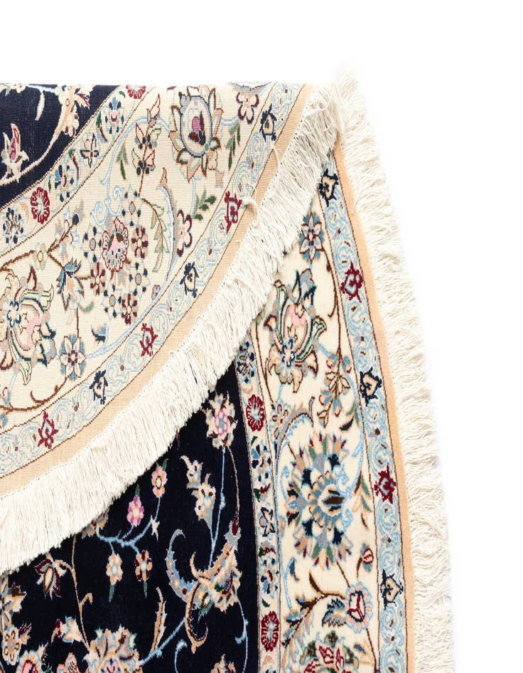 Detail image of  6' 8 x 6' 8 Nain Round Rug