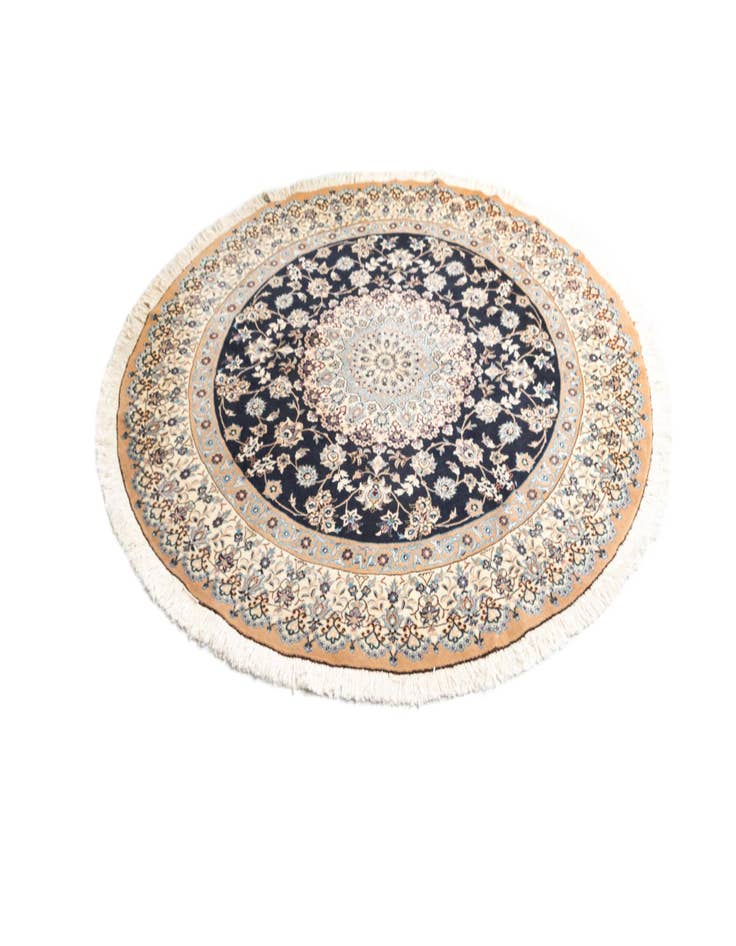 Detail image of  6' 8 x 6' 8 Nain Round Rug
