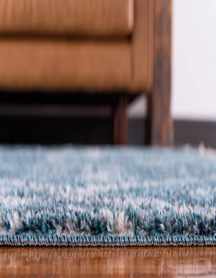 Detail image of  2' 4 x 6' Artemis Runner Rug