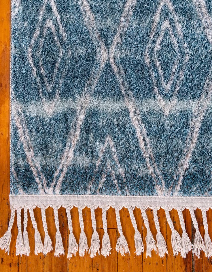 Detail image of  2' 4 x 6' Artemis Runner Rug