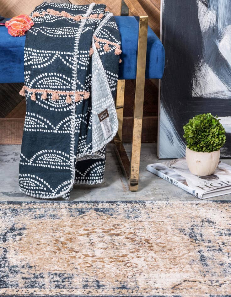 Detail image of  2' x 6' 9 Eliza Runner Rug