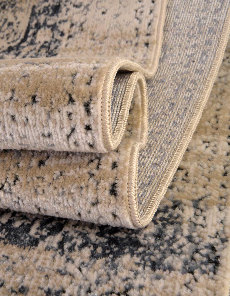 Detail image of  2' 7 x 10' Eliza Runner Rug