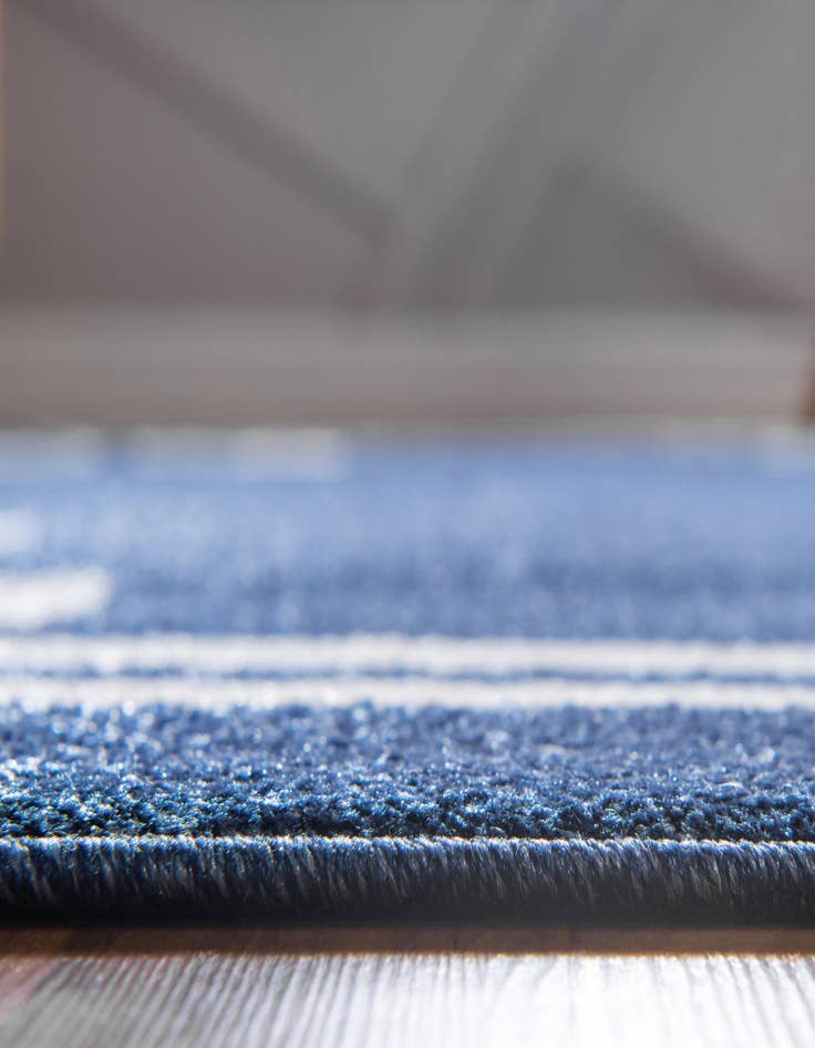 Detail image of  2' 7 x 10' Hera Runner Rug