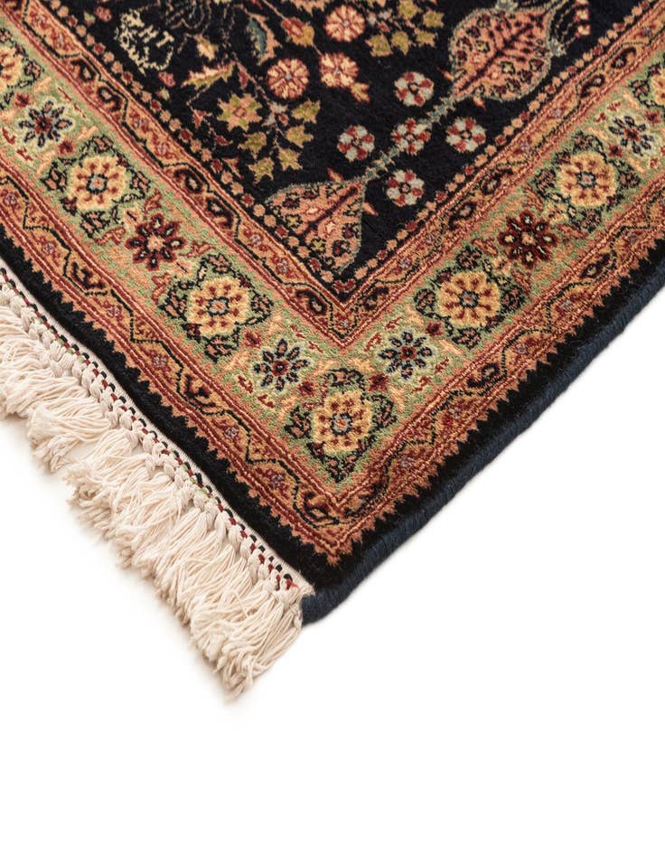 Detail image of  2' 5 x 4' 7 Sarouk Runner Rug